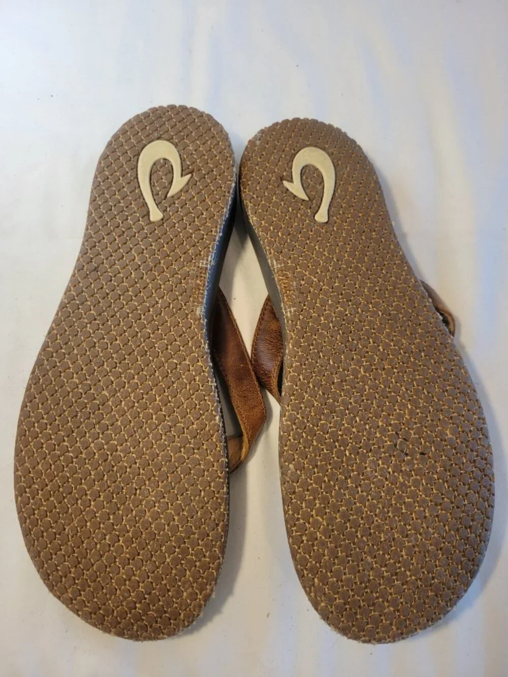 OluKai Panio Lo Leather Thong Sandals Brown Women's 10 EU 40